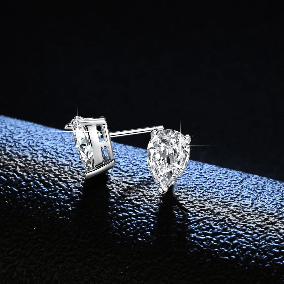 Boucles d'oreilles en or 18 carats à quatre griffes en moissanite couleur D, 2 carats en forme de poire en or blanc PT950 avec diamant VVS1