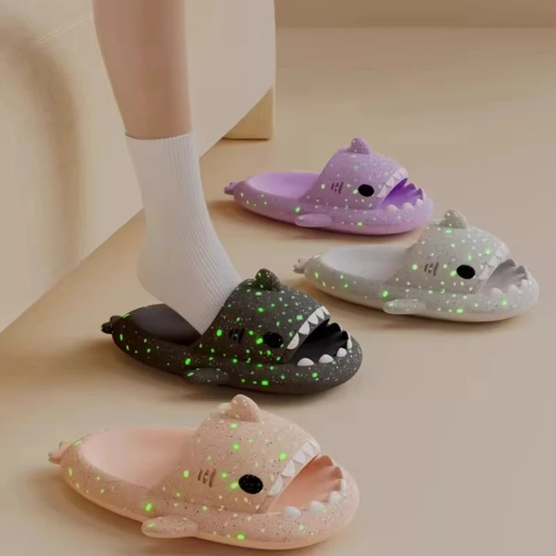Pantoufles hommes et femmes à semelles épaisses antidérapantes lumineuses, pour salle de bain et l'extérieur