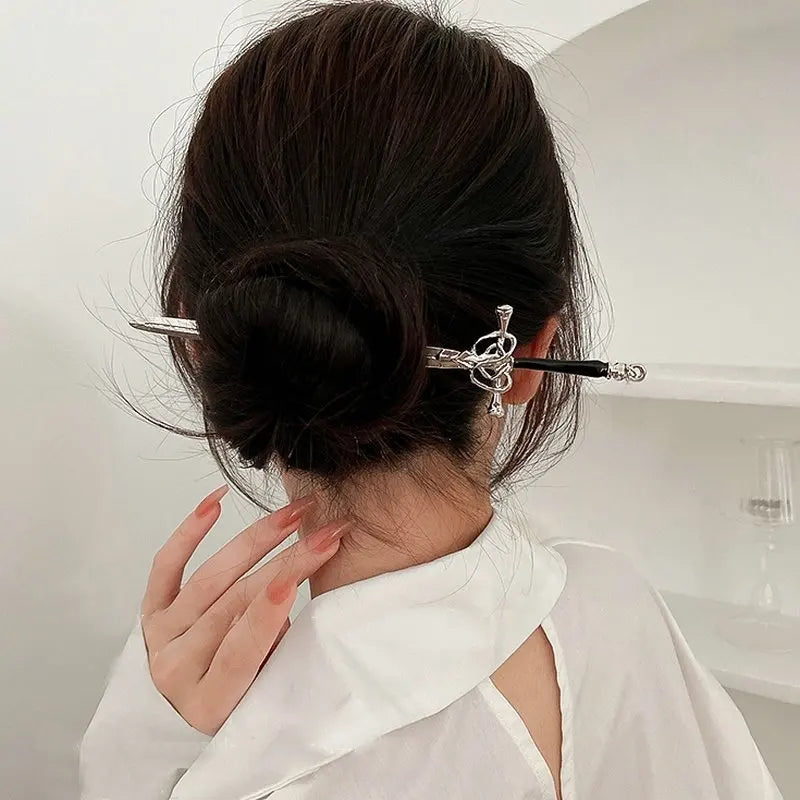 Pinces en mode punk ancienne épée épingle à cheveux pour femmes rétro fille coiffure cheveux plat