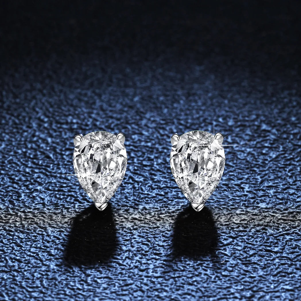 Boucles d'oreilles en or 18 carats à quatre griffes en moissanite couleur D, 2 carats en forme de poire en or blanc PT950 avec diamant VVS1