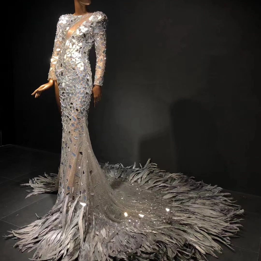 Robe de spectacle de mode, de soirée,de plumes d’autruche Lens design costume