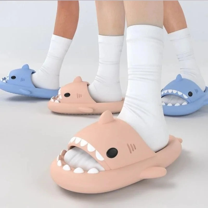 Pantoufles requin nouveau style pour femmes et hommes, antidérapantes pour intérieur et extérieur